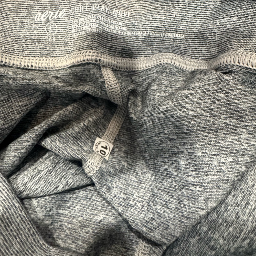 Light Heather Gray Leggings with High-Rise Waistband and Ankle Length - Picture 6 of 6